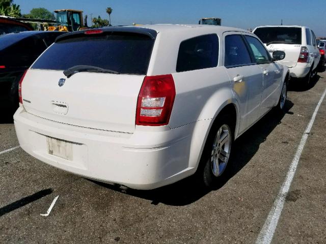 2D4FV47T27H702008 - 2007 DODGE MAGNUM SE WHITE photo 4