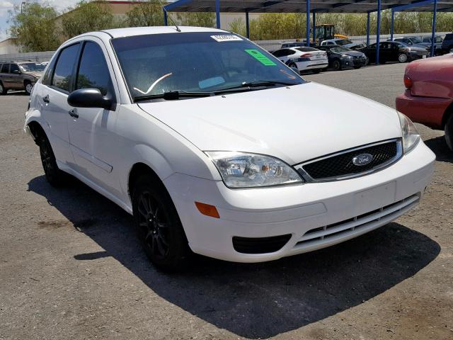 1FAHP34N86W216549 - 2006 FORD FOCUS ZX4 WHITE photo 1