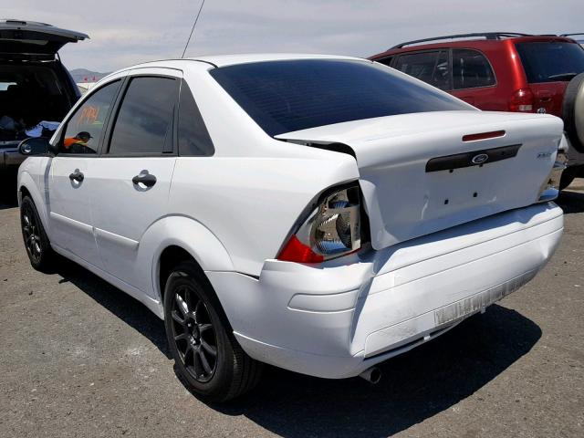 1FAHP34N86W216549 - 2006 FORD FOCUS ZX4 WHITE photo 3