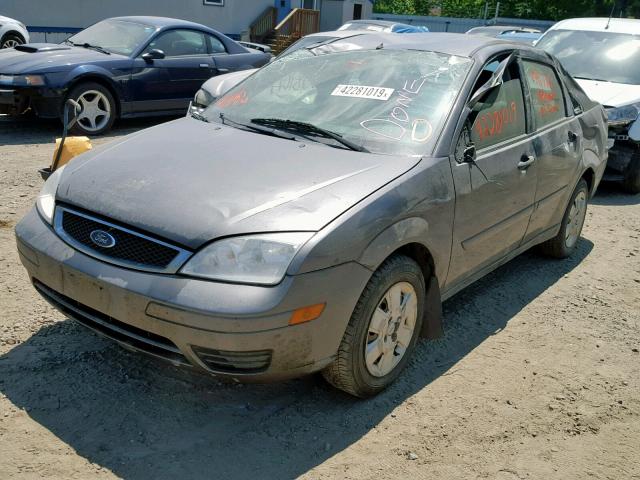1FAFP34N67W209043 - 2007 FORD FOCUS ZX4 GRAY photo 2
