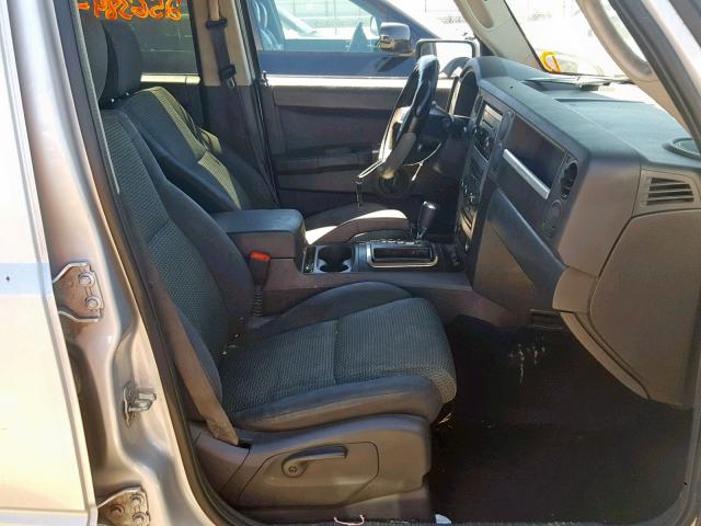 1J8HG48K68C175576 - 2008 JEEP COMMANDER ვერცხლისფერი ფოტო 5