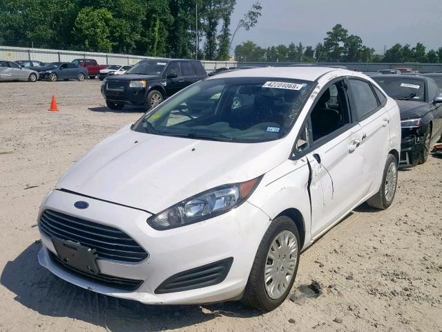 3FADP4AJXHM109723 - 2017 FORD FIESTA S WHITE photo 2