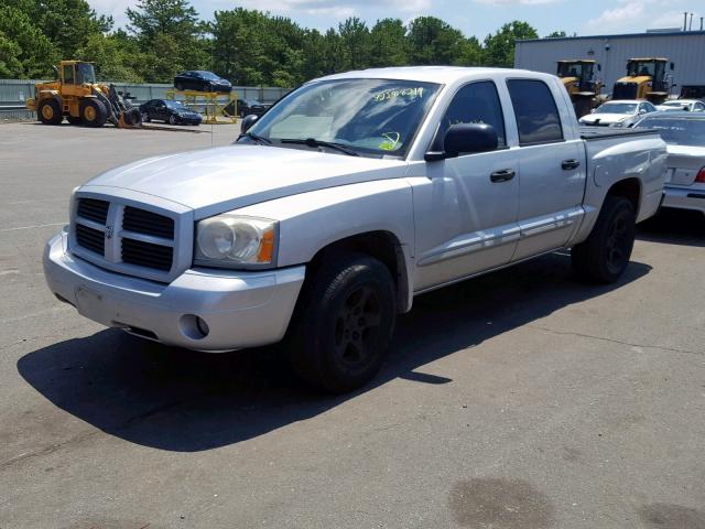 1D7HW48N76S561159 - 2006 DODGE DAKOTA QUA SILVER photo 2