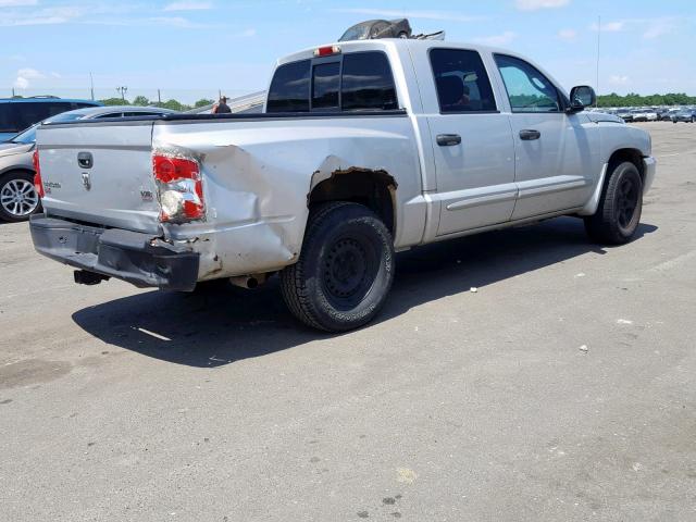 1D7HW48N76S561159 - 2006 DODGE DAKOTA QUA SILVER photo 4