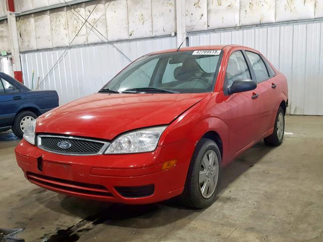 1FAHP34N27W303154 - 2007 FORD FOCUS ZX4 RED photo 2