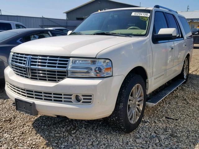 5LMFU28548LJ10613 - 2008 LINCOLN NAVIGATOR WHITE photo 2