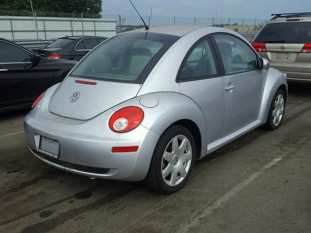 3VWEG31C77M508546 - 2007 VOLKSWAGEN NEW BEETLE Gümüş foto 4