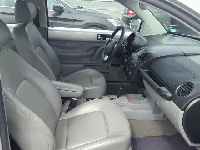 3VWEG31C77M508546 - 2007 VOLKSWAGEN NEW BEETLE Gümüş foto 5