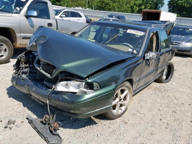 YV1LW5343W2379512 - 1998 VOLVO V70 T5 TUR GREEN photo 2