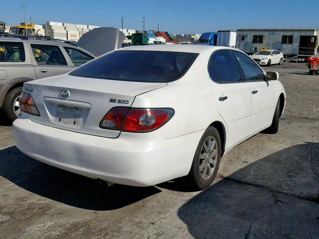 JTHBF30G220020676 - 2002 LEXUS ES 300 WHITE photo 4