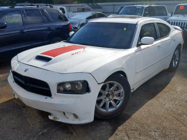 2B3LA73W06H327961 - 2006 DODGE CHARGER SR WHITE photo 2