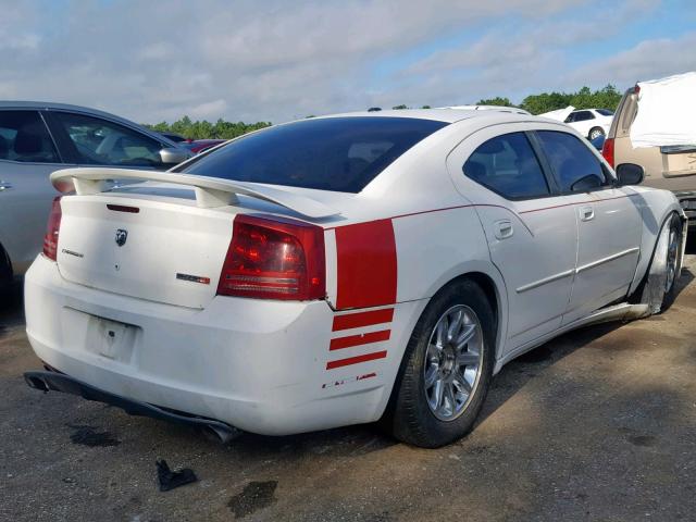 2B3LA73W06H327961 - 2006 DODGE CHARGER SR WHITE photo 4