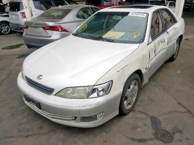 JT8BF28G710322140 - 2001 LEXUS ES 300 WHITE photo 2