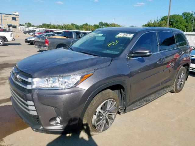 5TDJZRFH3HS398390 - 2017 TOYOTA HIGHLANDER GRAY photo 2