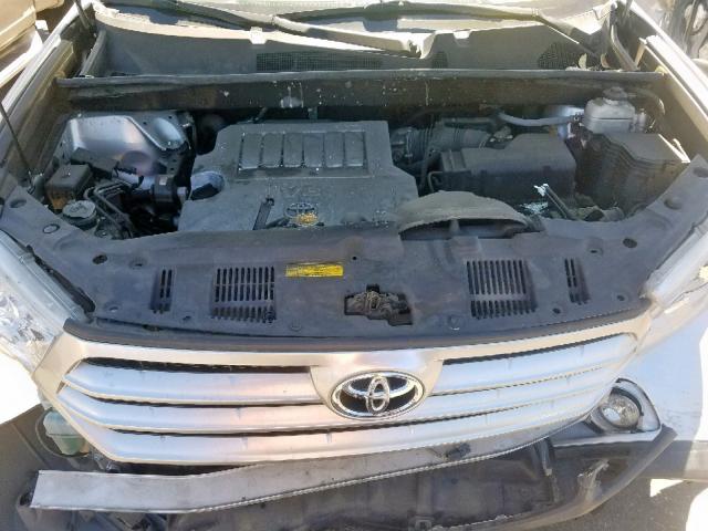 5TDZK3EH7CS064927 - 2012 TOYOTA HIGHLANDER SILVER photo 7