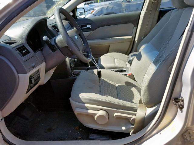 3FAHP0GAXAR310550 - 2010 FORD FUSION S TAN photo 5