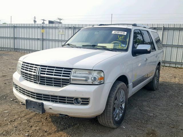 5LMFU27539EJ01215 - 2009 LINCOLN NAVIGATOR WHITE photo 2