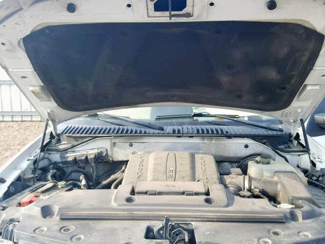 5LMFU27539EJ01215 - 2009 LINCOLN NAVIGATOR WHITE photo 7
