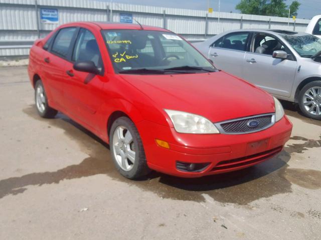 1FAFP34N55W217986 - 2005 FORD FOCUS ZX4 RED photo 1