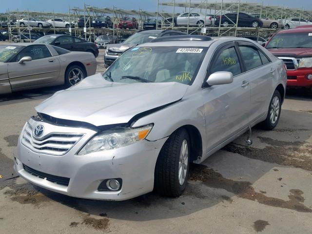 4T1BK3EK2BU127497 - 2011 TOYOTA CAMRY SE SILVER photo 2