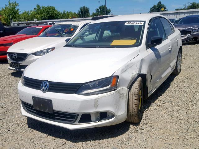 3VWLL7AJ9EM324750 - 2014 VOLKSWAGEN JETTA TDI WHITE photo 2