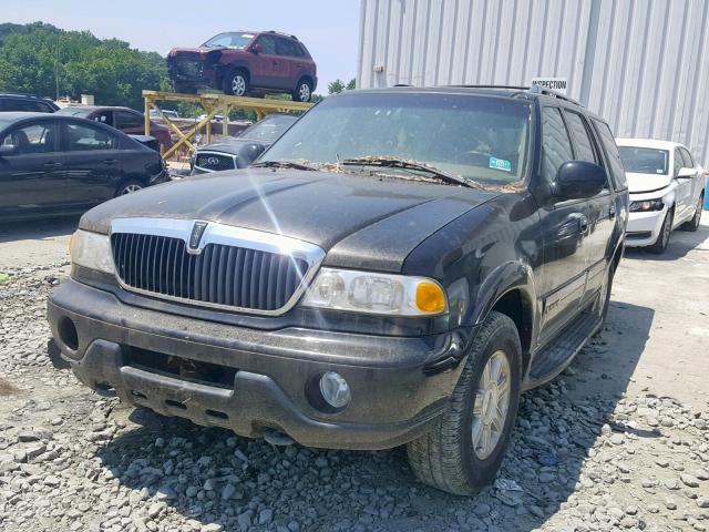 5LMFU28R42LJ13408 - 2002 LINCOLN NAVIGATOR BLACK photo 2