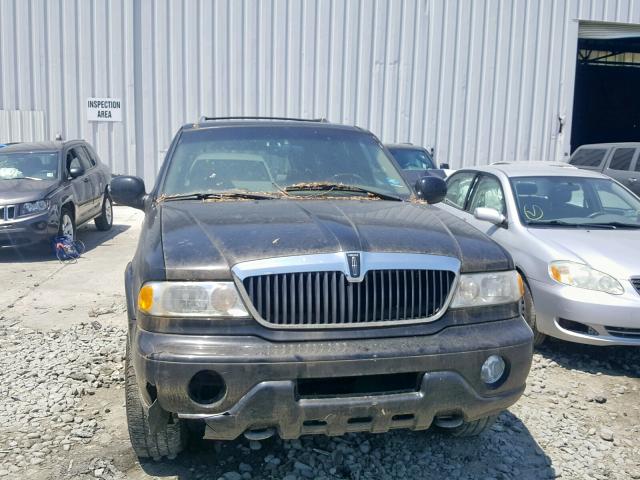 5LMFU28R42LJ13408 - 2002 LINCOLN NAVIGATOR BLACK photo 9