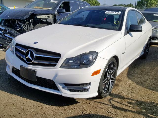 WDDGJ4HB6DG025755 - 2013 MERCEDES-BENZ C 250 WHITE photo 2