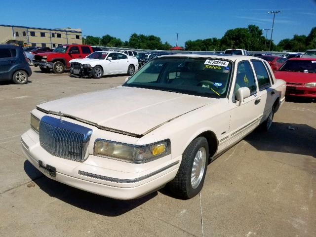 1LNLM83W2SY703549 - 1995 LINCOLN TOWN CAR C WHITE photo 2