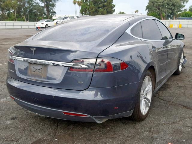 5YJSA1H19EFP58386 - 2014 TESLA MODEL S GRAY photo 4