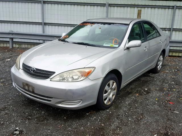 4T1BE32K14U805977 - 2004 TOYOTA CAMRY LE GRAY photo 2