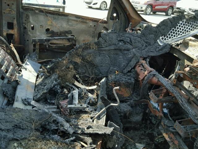 1GKUCEEF3AR114675 - 2010 GMC YUKON DENA BURN photo 5