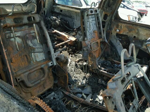 1GKUCEEF3AR114675 - 2010 GMC YUKON DENA BURN photo 6