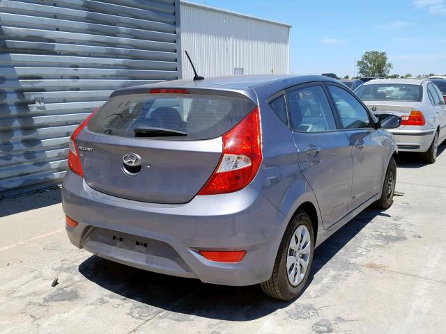 KMHCT5AE8HU345188 - 2017 HYUNDAI ACCENT SE GRAY photo 4