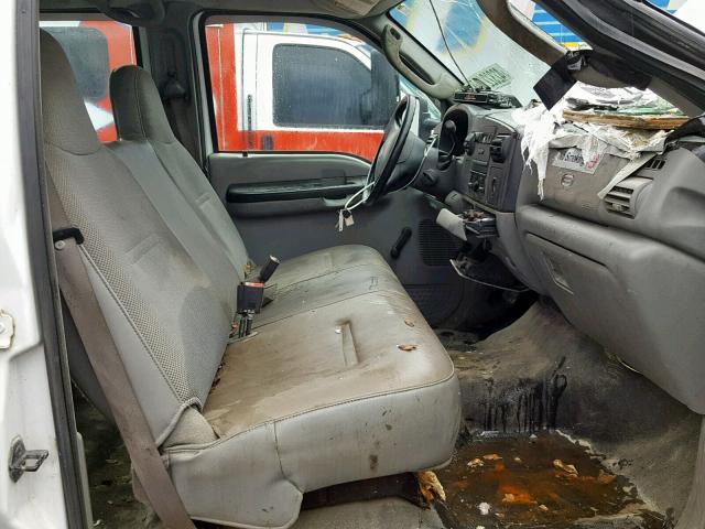 1FDAW56P67EA79610 - 2007 FORD F550 SUPER WHITE photo 5