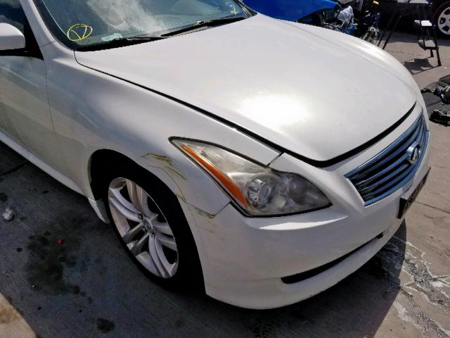 JNKCV66E19M721548 - 2009 INFINITI G37 BASE WHITE photo 9