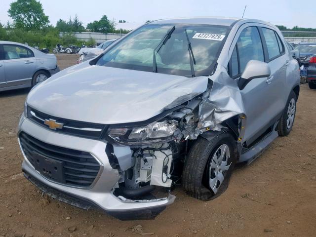 KL7CJKSB8JB594280 - 2018 CHEVROLET TRAX LS SILVER photo 2