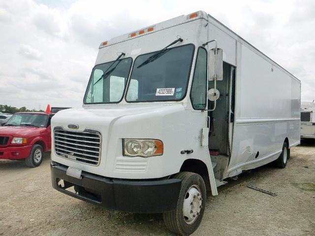 4UZAARBW47CY34686 - 2007 FREIGHTLINER CHASSIS M WHITE photo 2