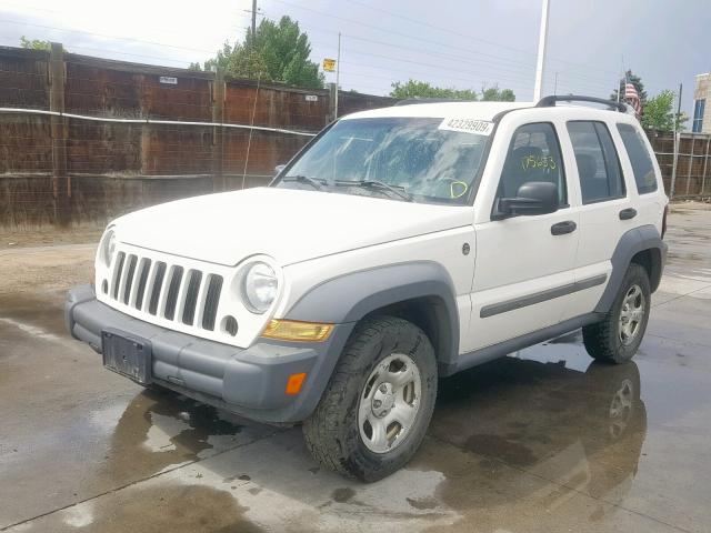 1J4GL48K15W505529 - 2005 JEEP LIBERTY SP WHITE photo 2