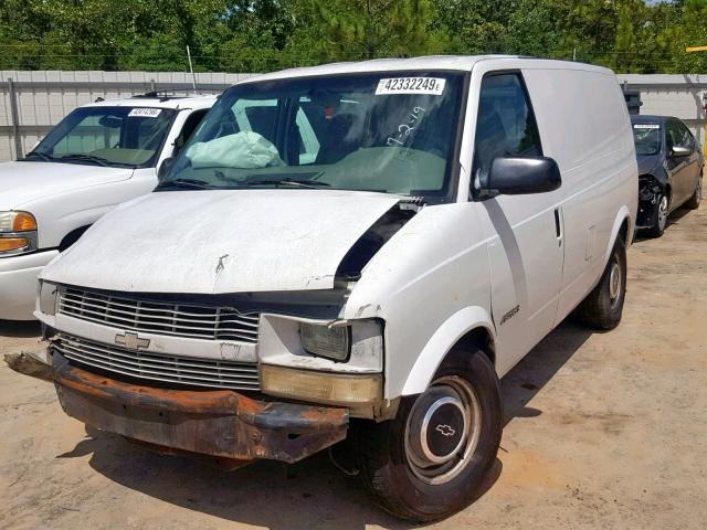 1GCDM19W4XB137573 - 1999 CHEVROLET ASTRO WHITE photo 2