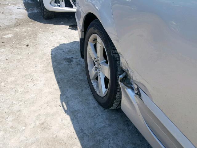 2HGFA1E68BH007272 - 2011 HONDA CIVIC LX-S فضي صورة 9