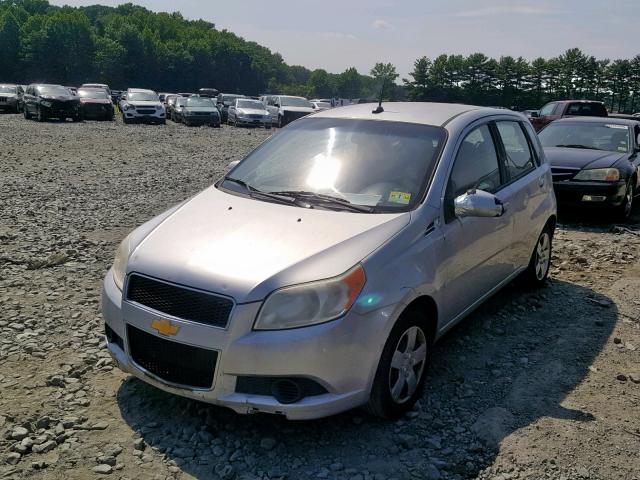 KL1TD66E99B357502 - 2009 CHEVROLET AVEO LS SILVER photo 2