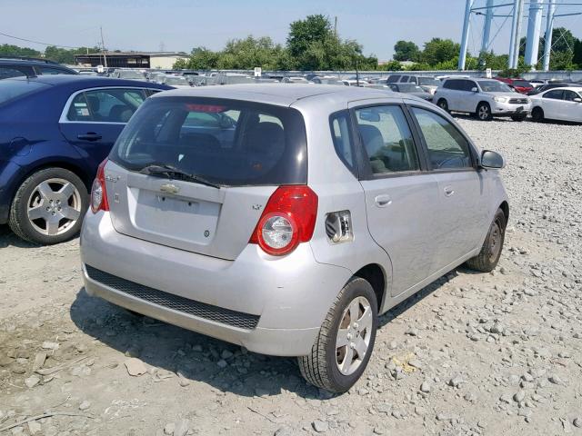 KL1TD66E99B357502 - 2009 CHEVROLET AVEO LS SILVER photo 4