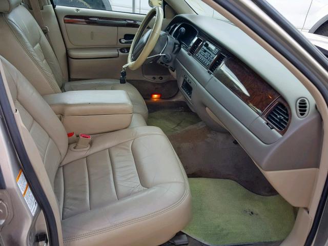 1LNHM81W0XY654058 - 1999 LINCOLN TOWN CAR E BEIGE photo 5