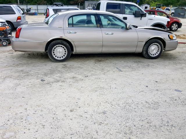 1LNHM81W0XY654058 - 1999 LINCOLN TOWN CAR E BEIGE photo 9