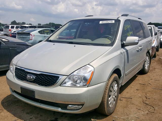 KNDMG4C73E6565098 - 2014 KIA SEDONA LX SILVER photo 2