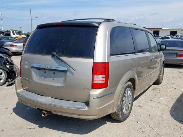 2A8HR64X68R614919 - 2008 CHRYSLER TOWN & COU GOLD photo 4