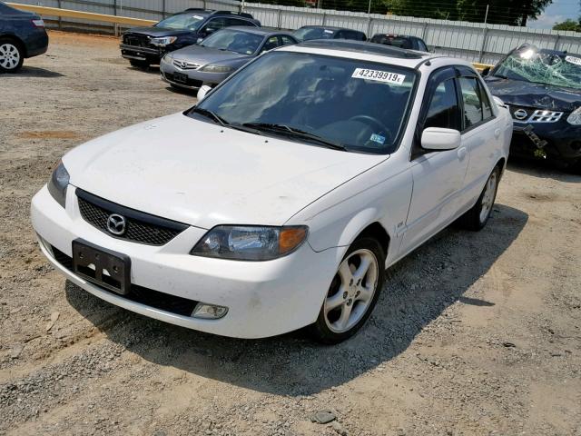 JM1BJ226221587074 - 2002 MAZDA PROTEGE DX WHITE photo 2