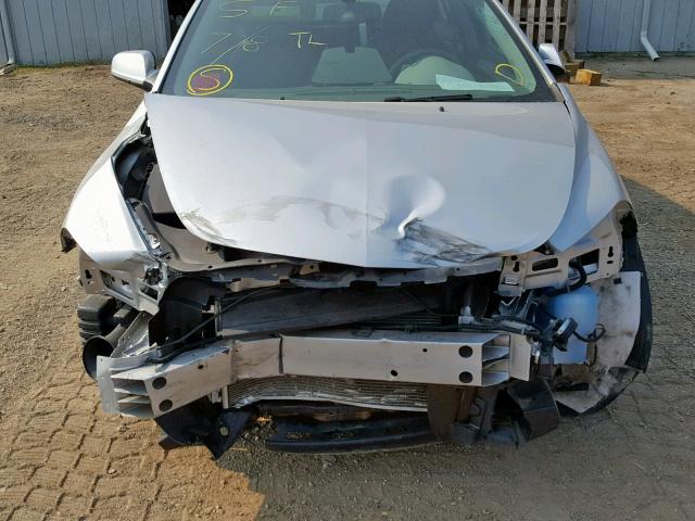 1G1ZC5E17BF387104 - 2011 CHEVROLET MALIBU 1LT 银色 照片 9