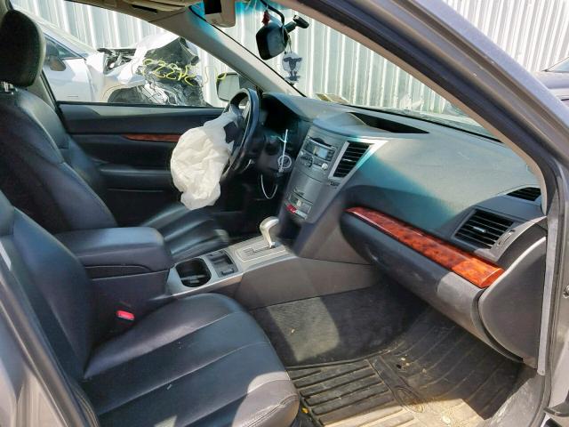 4S4BRDKC3B2356037 - 2011 SUBARU OUTBACK 3. GRAY photo 5